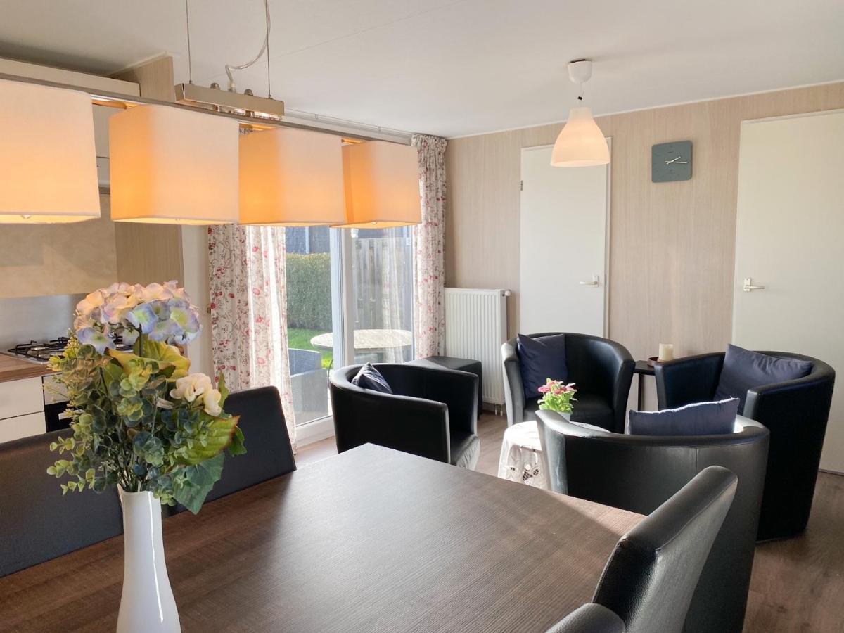 Kindvriendelijk Chalet voor 6 personen SE05 Serooskerke  Buitenkant foto